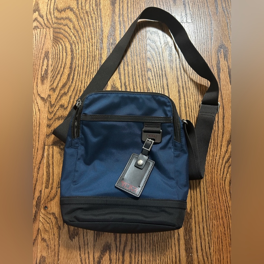 Tumi Crossbody Bag great condition